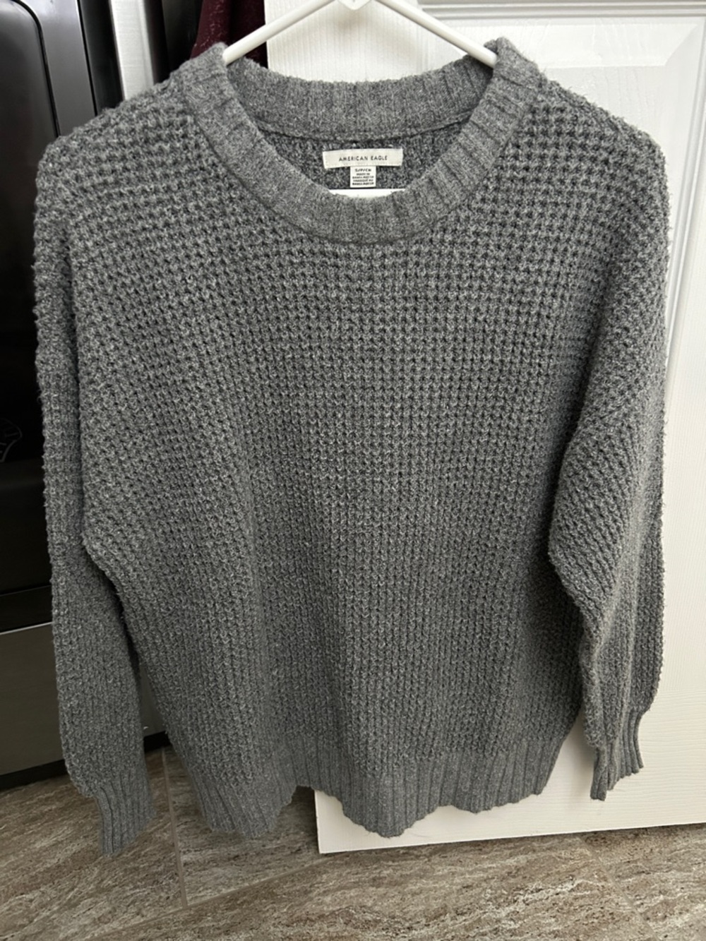 American Eagle Outfitters women’s oversized Gray Crewneck Waffle Sweater